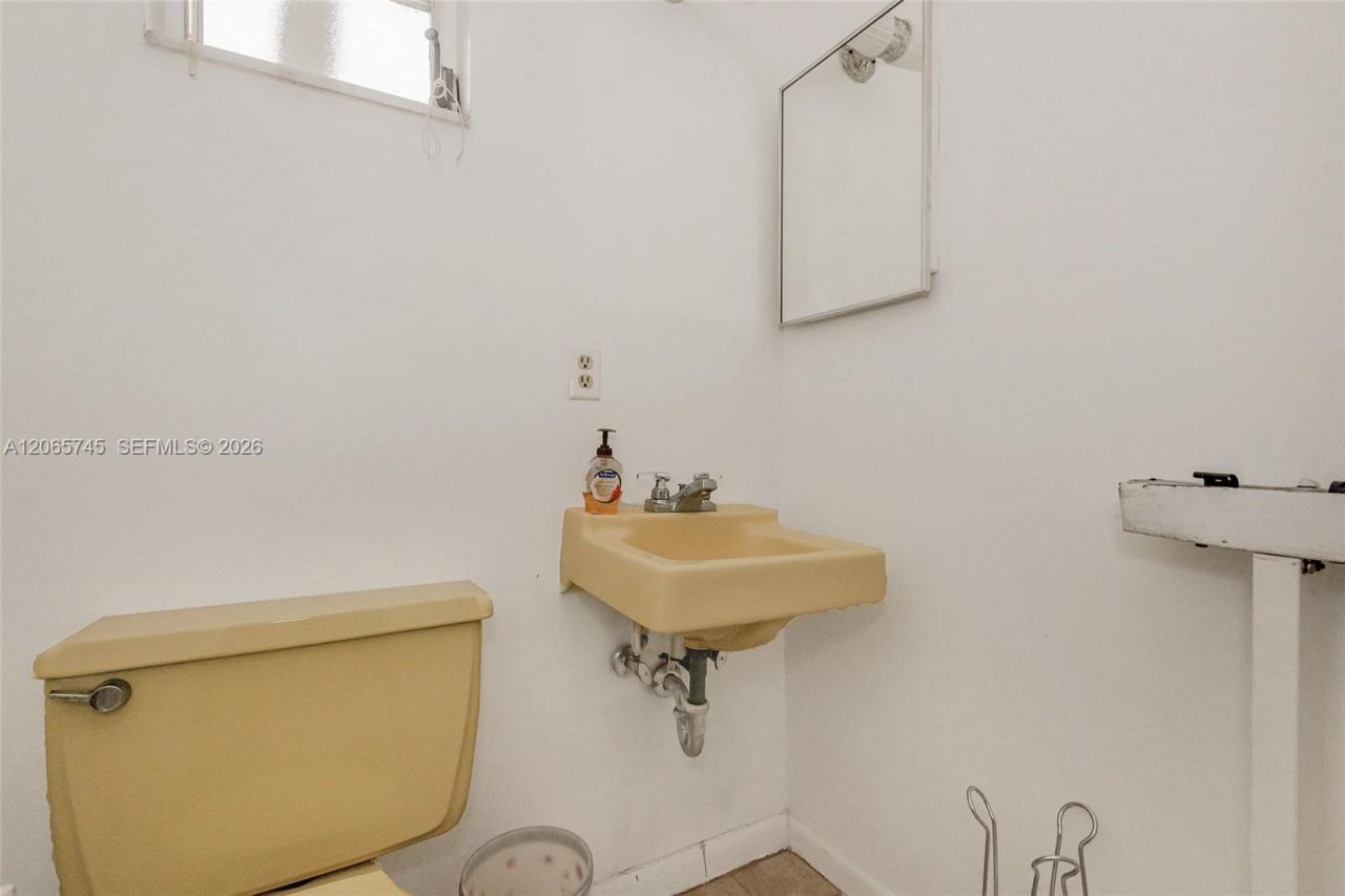 5013 Arthur St, Hollywood, FL 33021 Photo