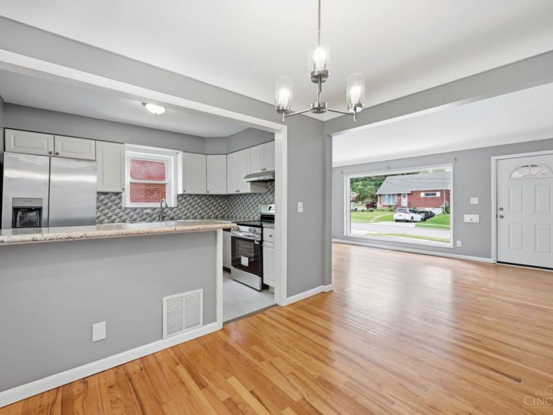1464 Dordine Lane, North College Hill, OH 45231 Photo 8
