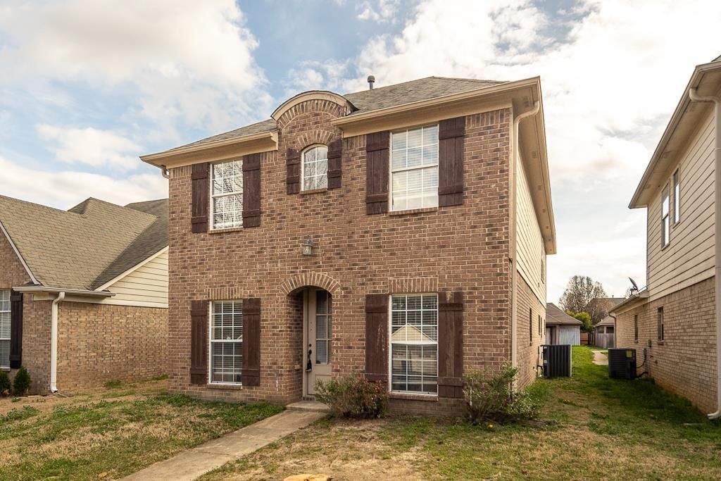 1564 WYNNE RD Cordova, TN 38016