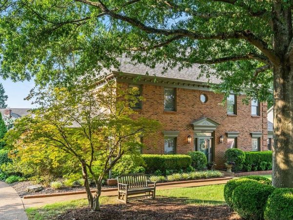2880 BELFORT DR, Germantown, TN 38138