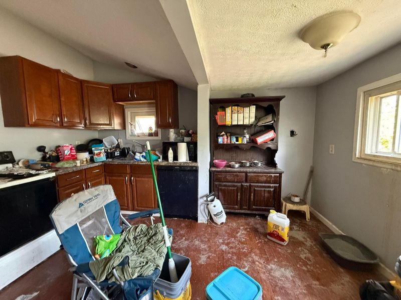 318 W 9th Street , Marysville, OH 43040 Photo 5