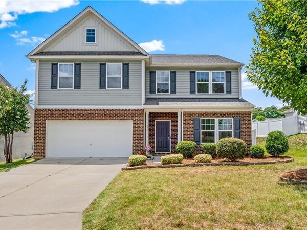 4074 Medina Court , Pfafftown, NC 27040