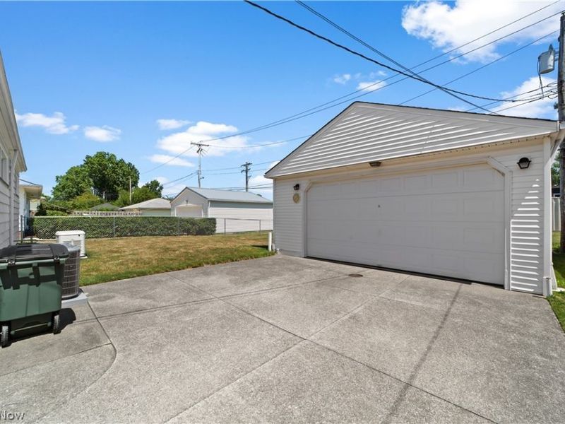 4677 Southwood Drive, Brooklyn, OH 44144 Photo 24