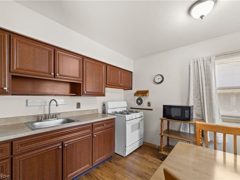 4677 Southwood Drive, Brooklyn, OH 44144 Photo 8