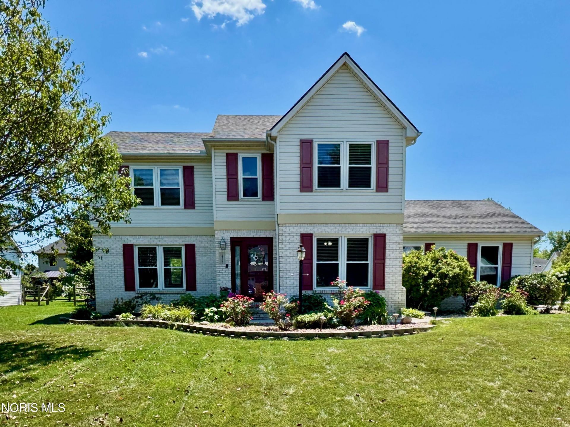 1628 Ridge Cross Road, Perrysburg, OH 43551 Main Photo