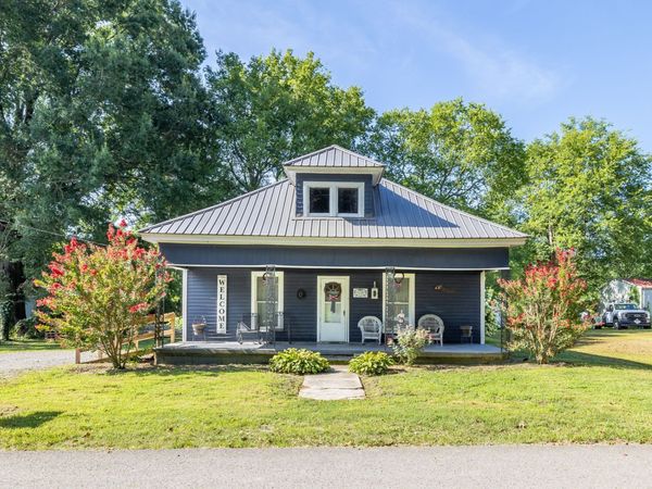 202 Gaunt St, Petersburg, TN 37144