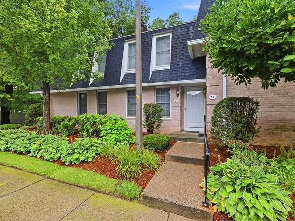 2 Mansion Woods Dr, Unit B, Agawam, MA 01001