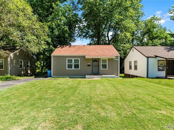 8017 Patterson Drive, St Louis, MO 63134