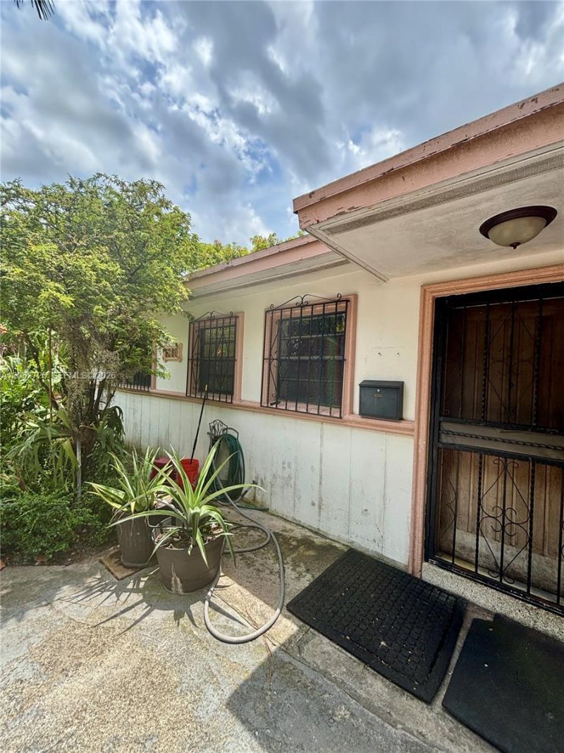 5300 SW 103rd Pl, Miami, FL 33165 Photo