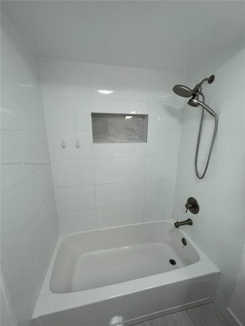 905 NW 82nd Ave, Unit 111-B, Miami, FL 33126 Photo