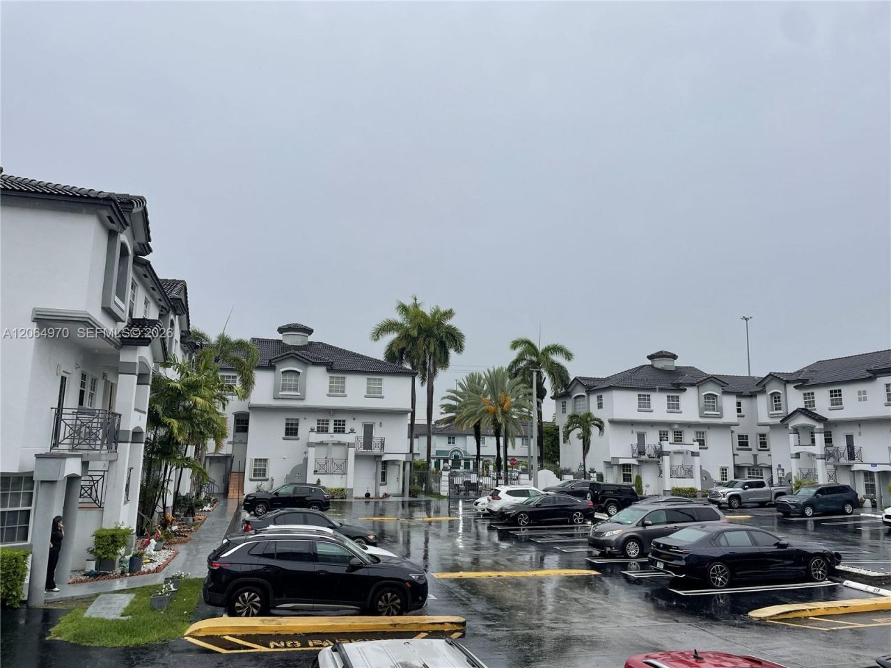 905 NW 82nd Ave, Unit 111-B, Miami, FL 33126 Photo