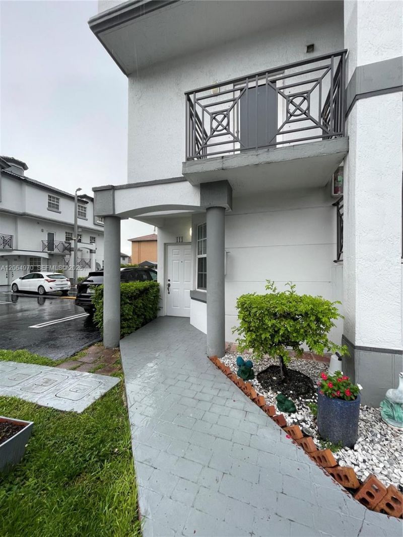 905 NW 82nd Ave, Unit 111-B, Miami, FL 33126 Photo
