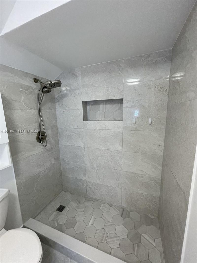 905 NW 82nd Ave, Unit 111-B, Miami, FL 33126 Photo