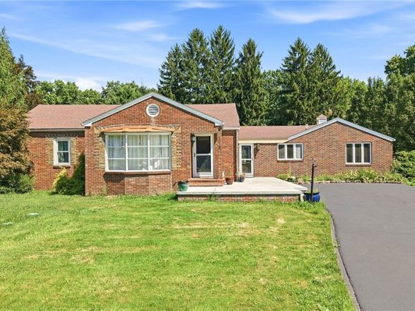 7073 Stewart Sharon Road , Hubbard, OH 44425