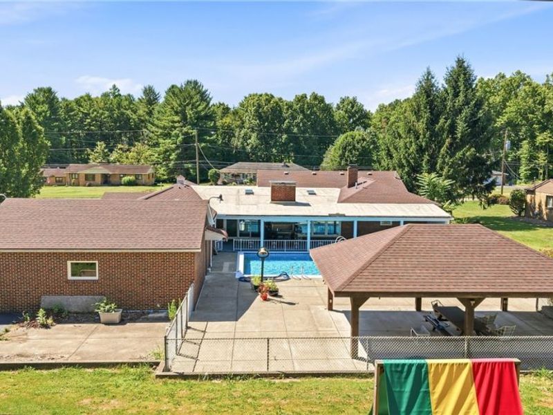 7073 Stewart Sharon Road, Hubbard, OH 44425 Photo 2