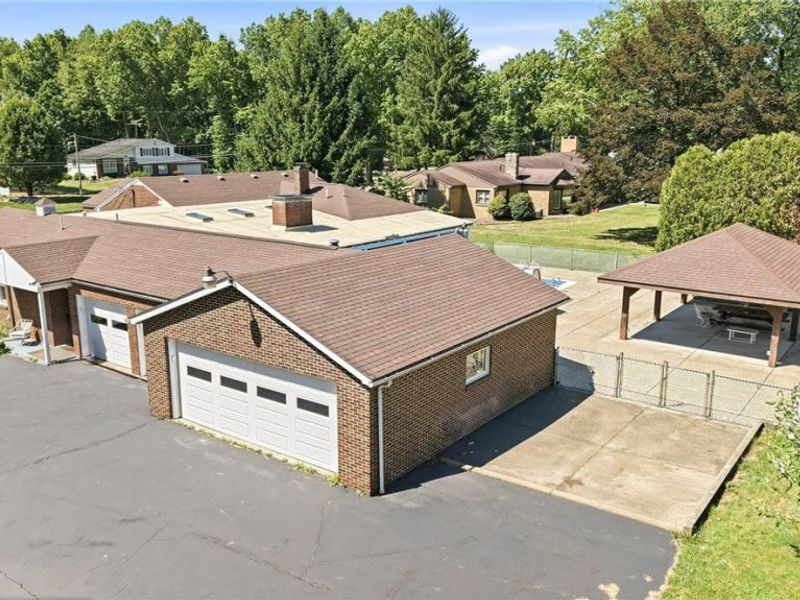 7073 Stewart Sharon Road, Hubbard, OH 44425 Photo 3