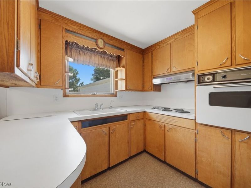 3304 Beverly Avenue NE, Canton, OH 44714 Photo 12