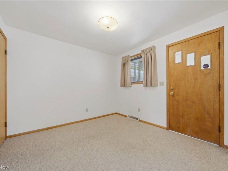 3304 Beverly Avenue NE, Canton, OH 44714 Photo 8
