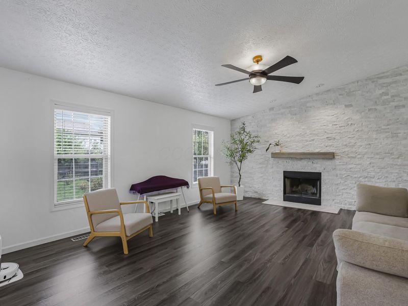 1406 Meeks Meadow Drive , Columbus, OH 43223 Photo 6