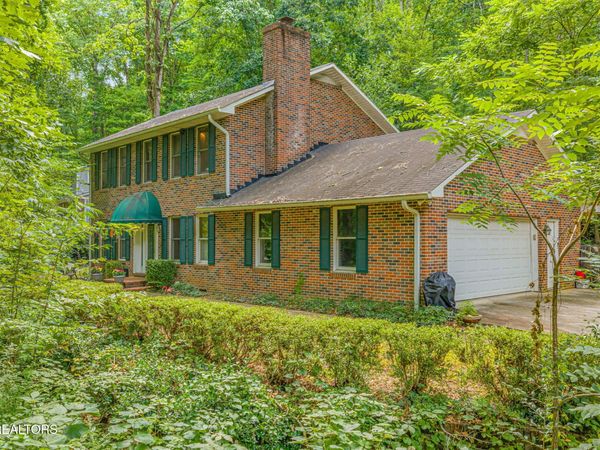 1130 W Outer Drive, Oak Ridge, TN 37830