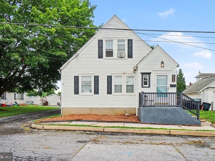 911 W Cherry Street, Palmyra, PA 17078 Main Photo
