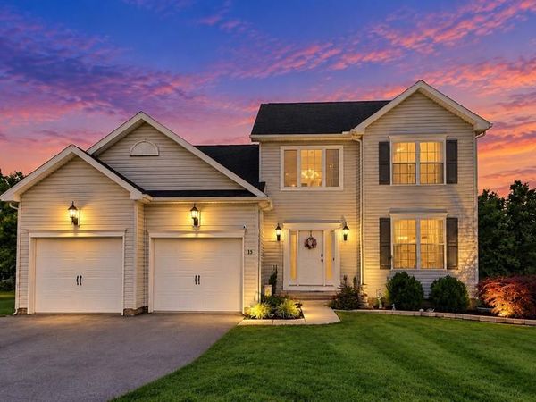 15 CANTERA WAY, HANOVER, PA 17331