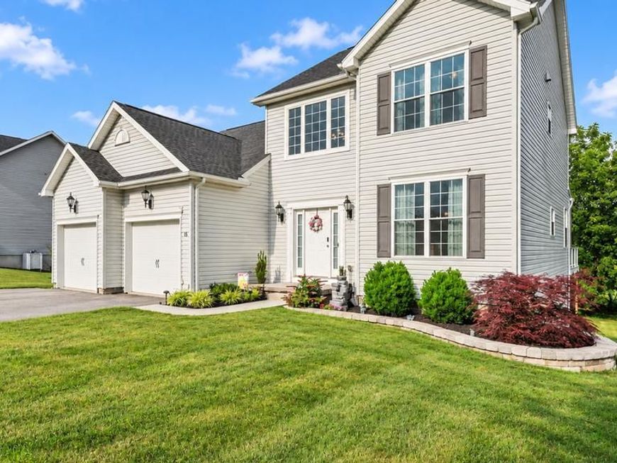 15 Cantera Way, Hanover, PA 17331 Main Photo