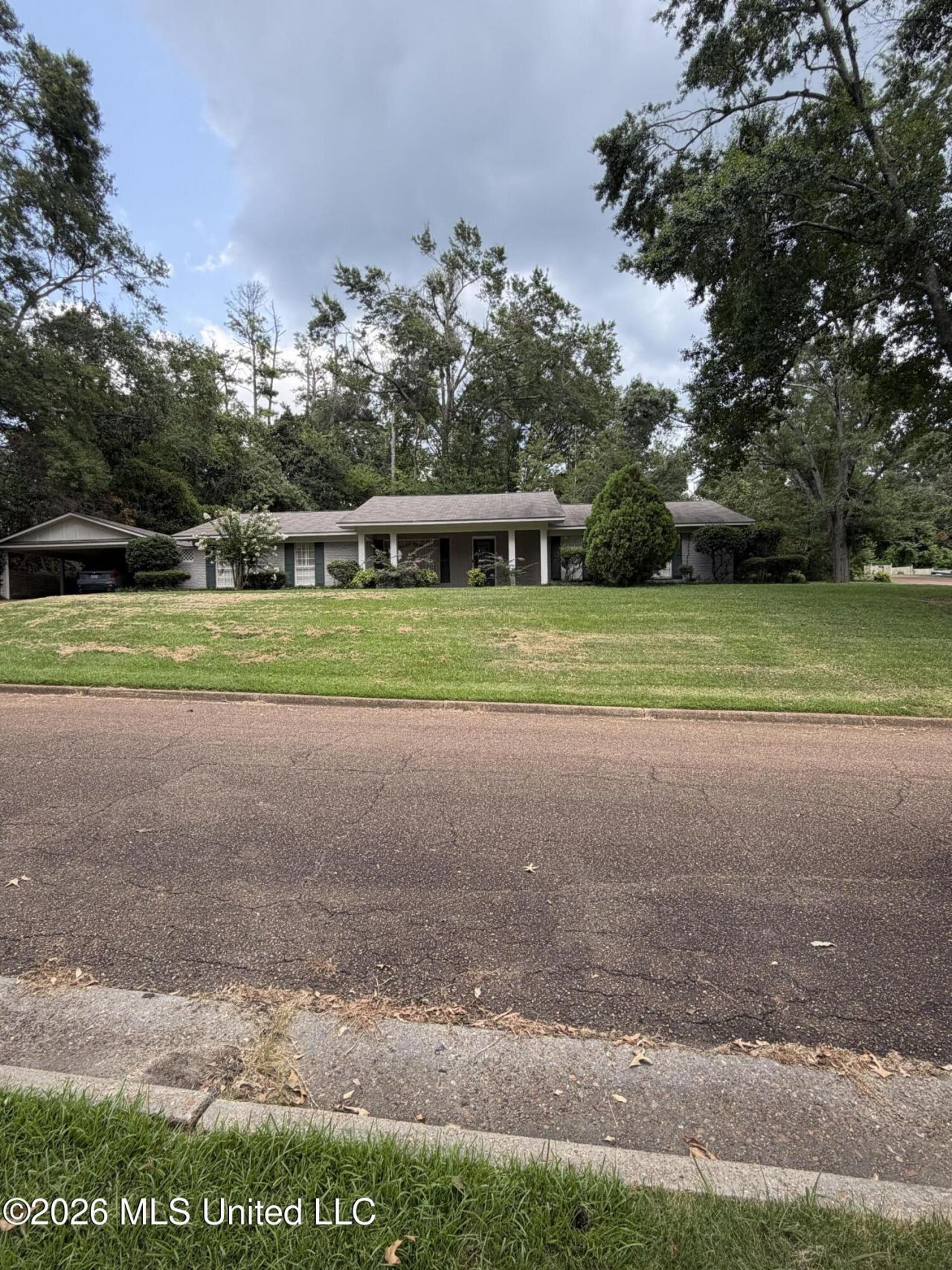 806 Crestview Drive, Yazoo City, MS 39194 Main Photo