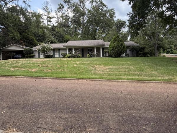 806 Crestview Drive, Yazoo City, MS 39194
