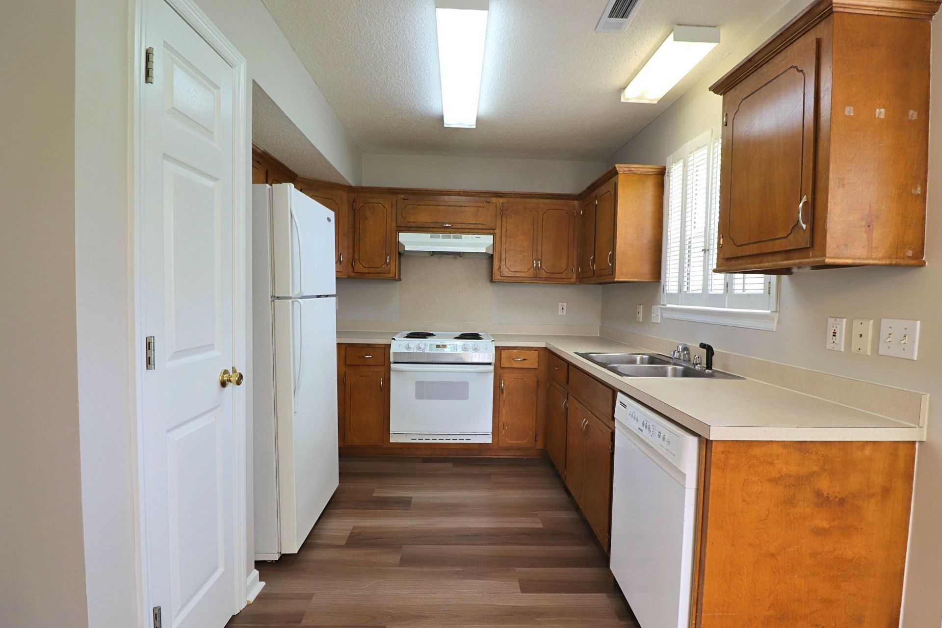 294 Hastings Drive Photo 4