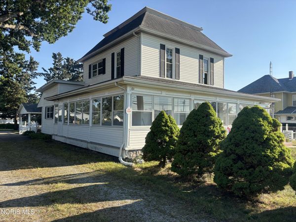 218 Chestnut Street , Swanton, OH 43558