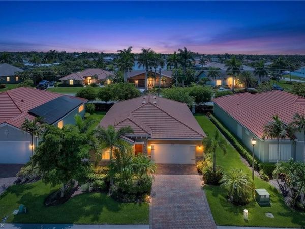 2899 Sunset Pointe CIR , CAPE CORAL, FL 33914