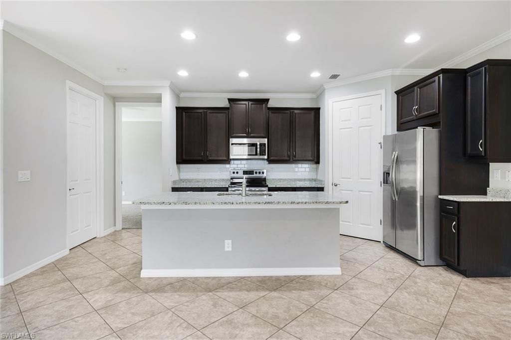 2899 Sunset Pointe Cir , Cape Coral, FL 33914 Photo