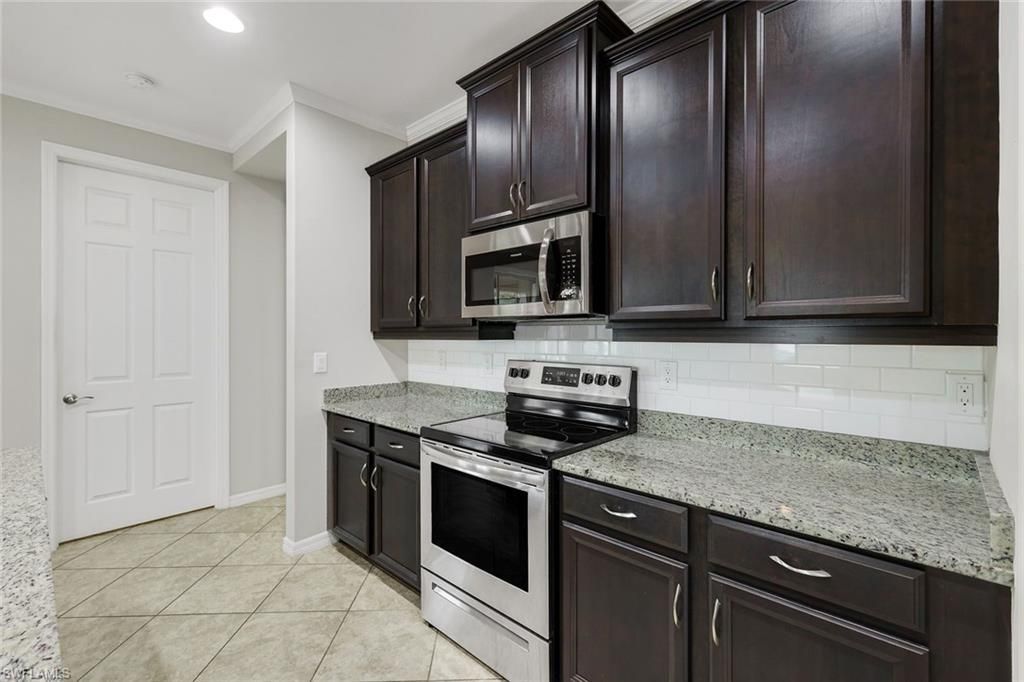 2899 Sunset Pointe Cir , Cape Coral, FL 33914 Photo