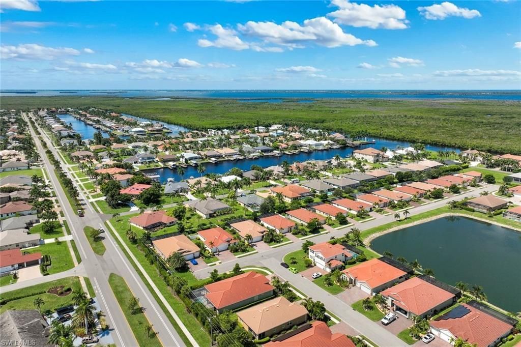 2899 Sunset Pointe Cir , Cape Coral, FL 33914 Photo