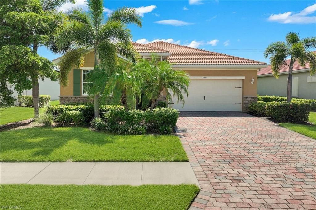 2899 Sunset Pointe Cir , Cape Coral, FL 33914 Photo