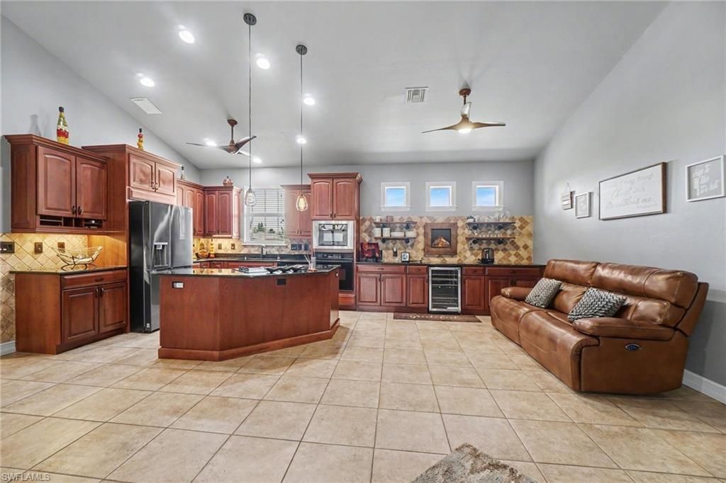 2911 NW 14th Ter, Cape Coral, FL 33993 Photo