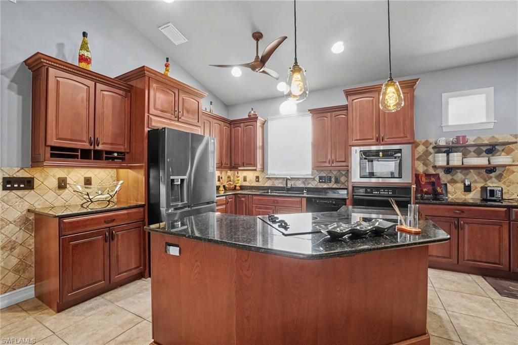 2911 NW 14th Ter, Cape Coral, FL 33993 Photo