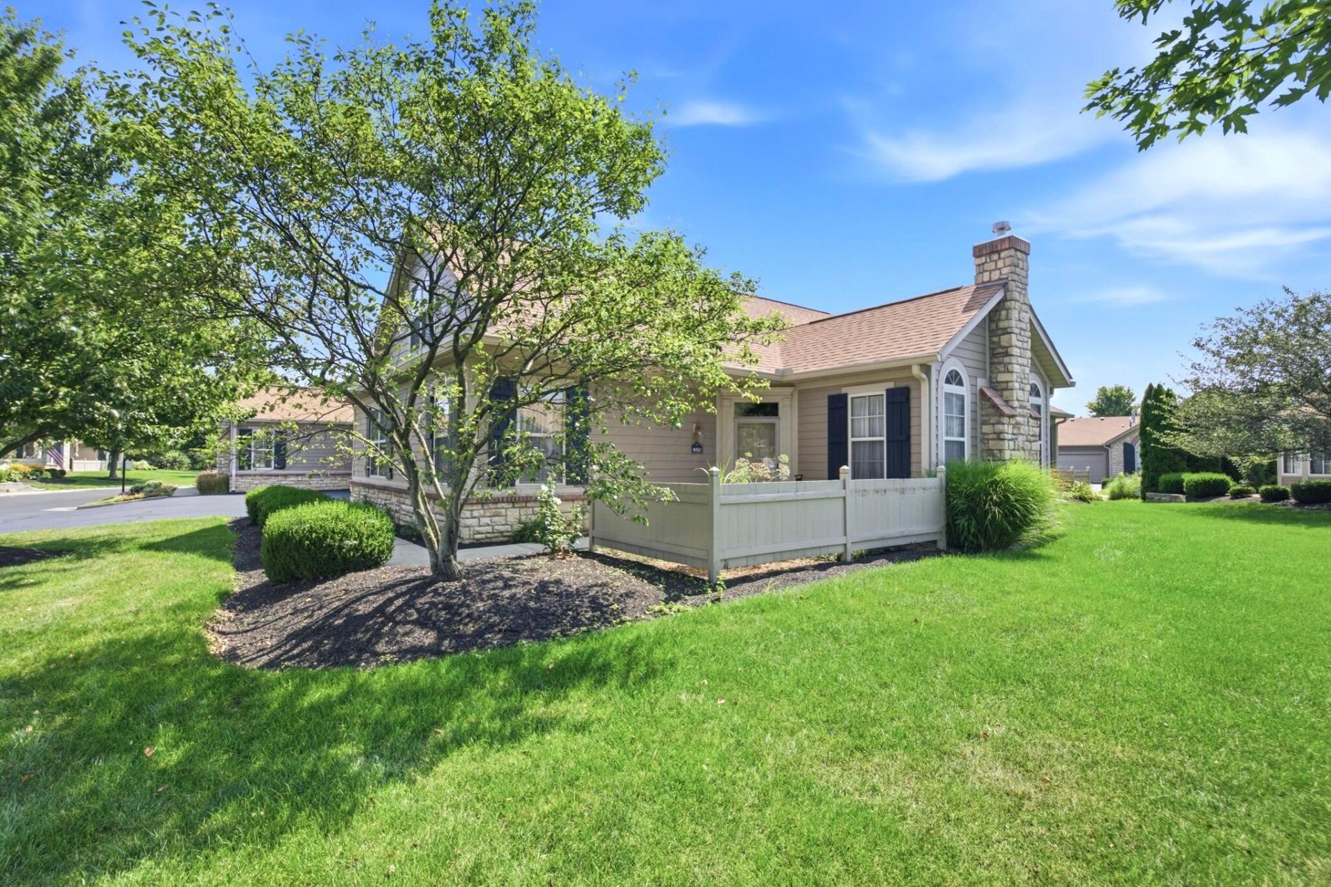 850 Lambton Circle W, Lancaster, OH 43130 Main Photo