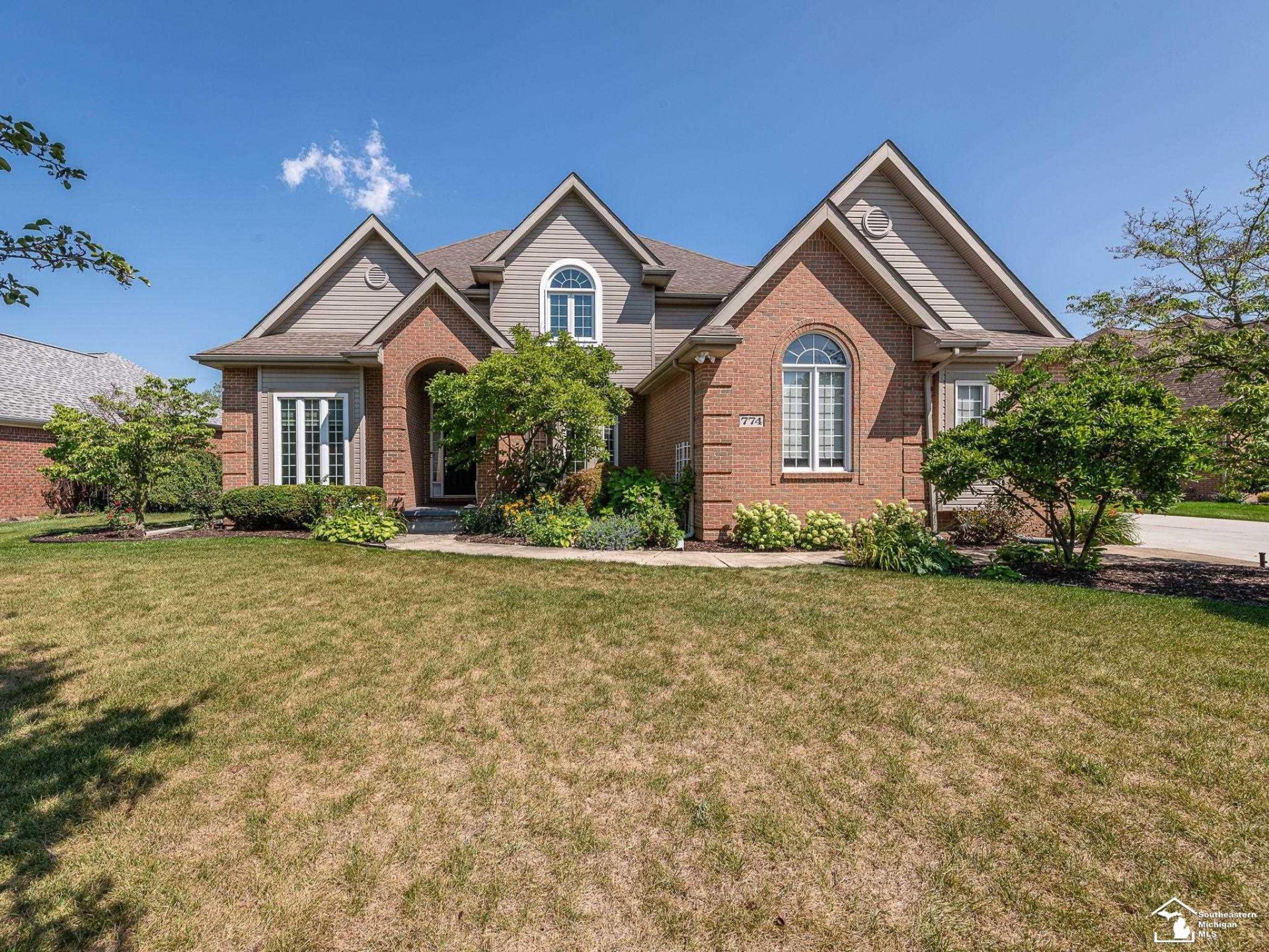 774 Windsor Court, Monroe, MI 48161 Main Photo