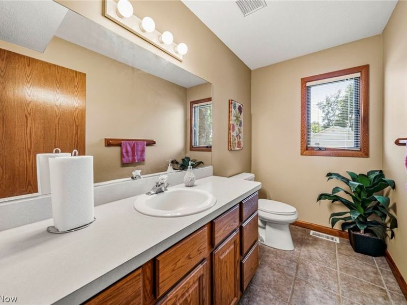 1452 Lake Vue Drive , Roaming Shores, OH 44085 Photo 18
