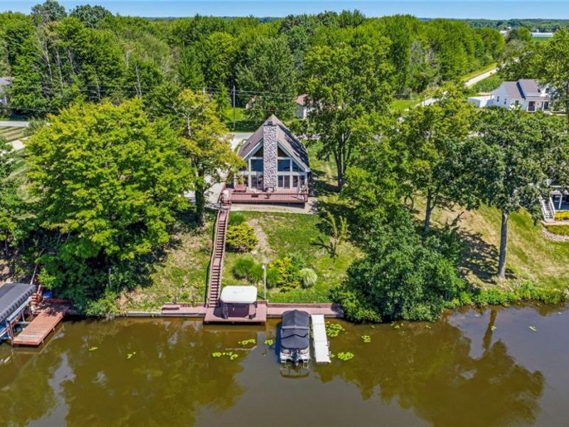 1452 Lake Vue Drive , Roaming Shores, OH 44085 Photo 2