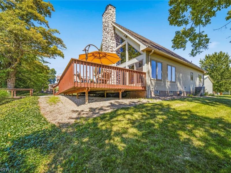 1452 Lake Vue Drive , Roaming Shores, OH 44085 Photo 3
