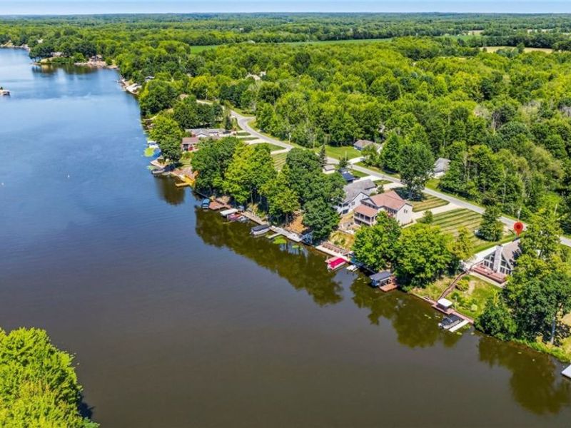 1452 Lake Vue Drive , Roaming Shores, OH 44085 Photo 6