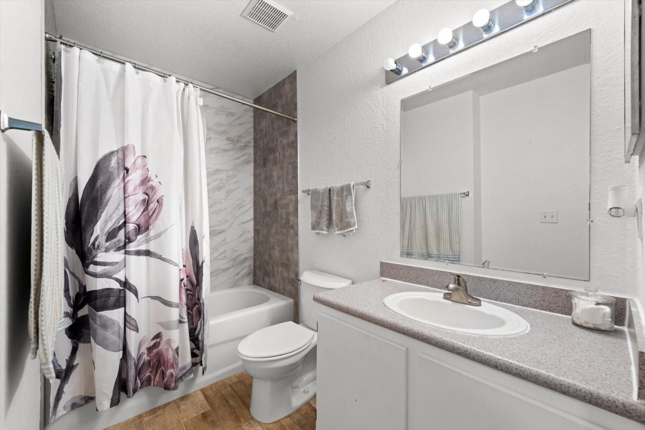 8933 Manor Loop , Unit 204, Lakewood Ranch, FL 34202 Photo
