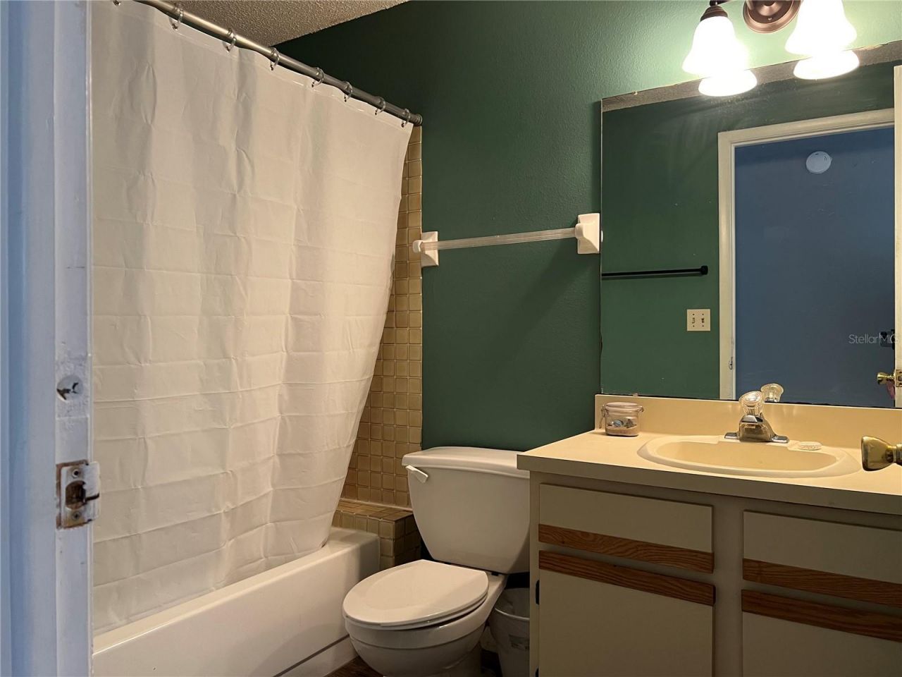 5026 Water Oak Drive , Unit 208, Bradenton, FL 34207 Photo