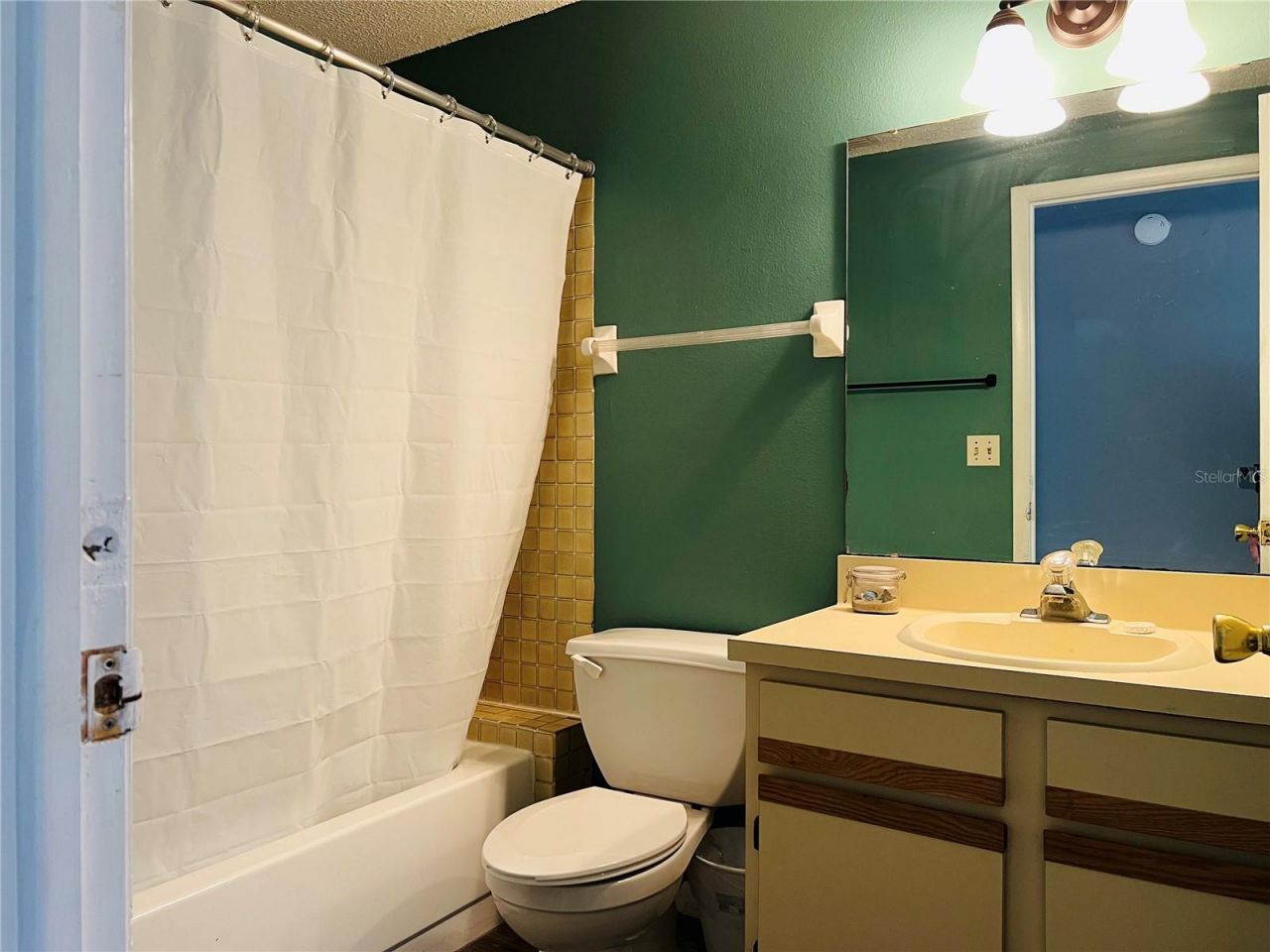 5026 Water Oak Drive , Unit 208, Bradenton, FL 34207 Photo