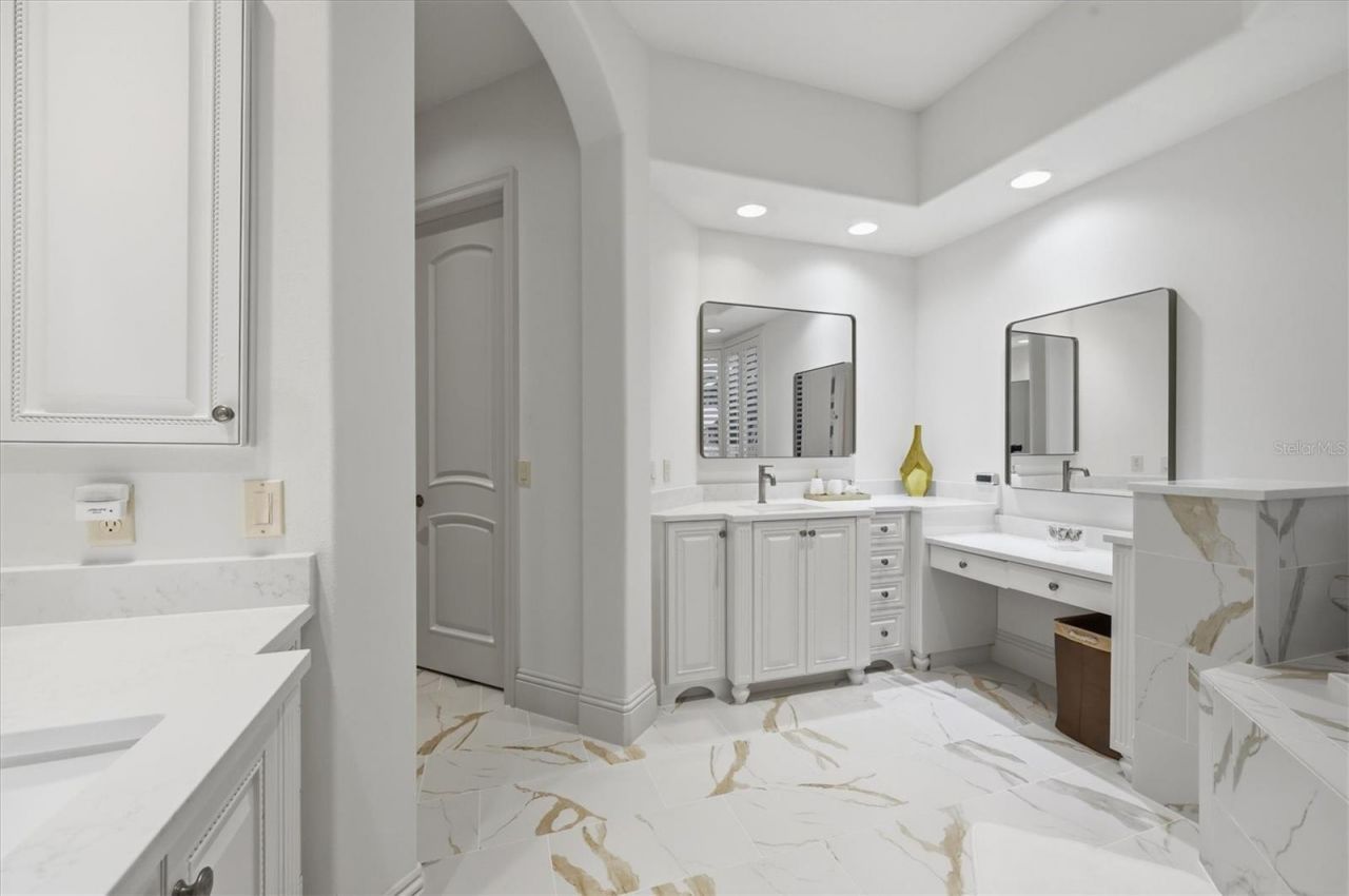 3548 Founders Club Drive, Sarasota, FL 34240 Photo