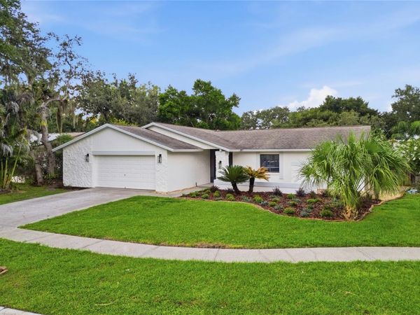 724 ISLETON DRIVE , BRANDON, FL 33511