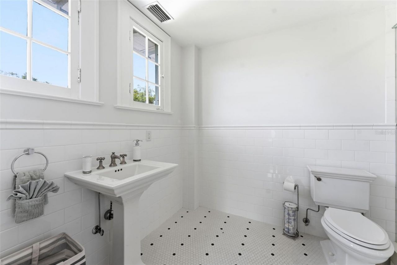 403 Magnolia Drive, Clearwater, FL 33756 Photo